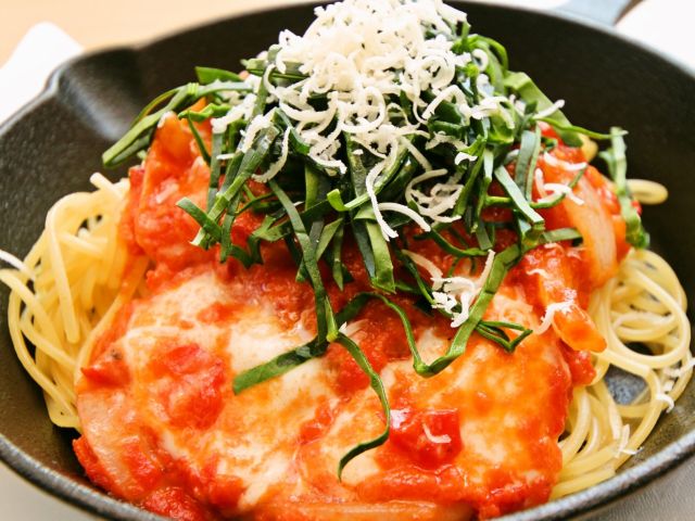 メインが選べるカジュアルイタリアンランチ【モッツァレラチーズとトマトのパスタ】