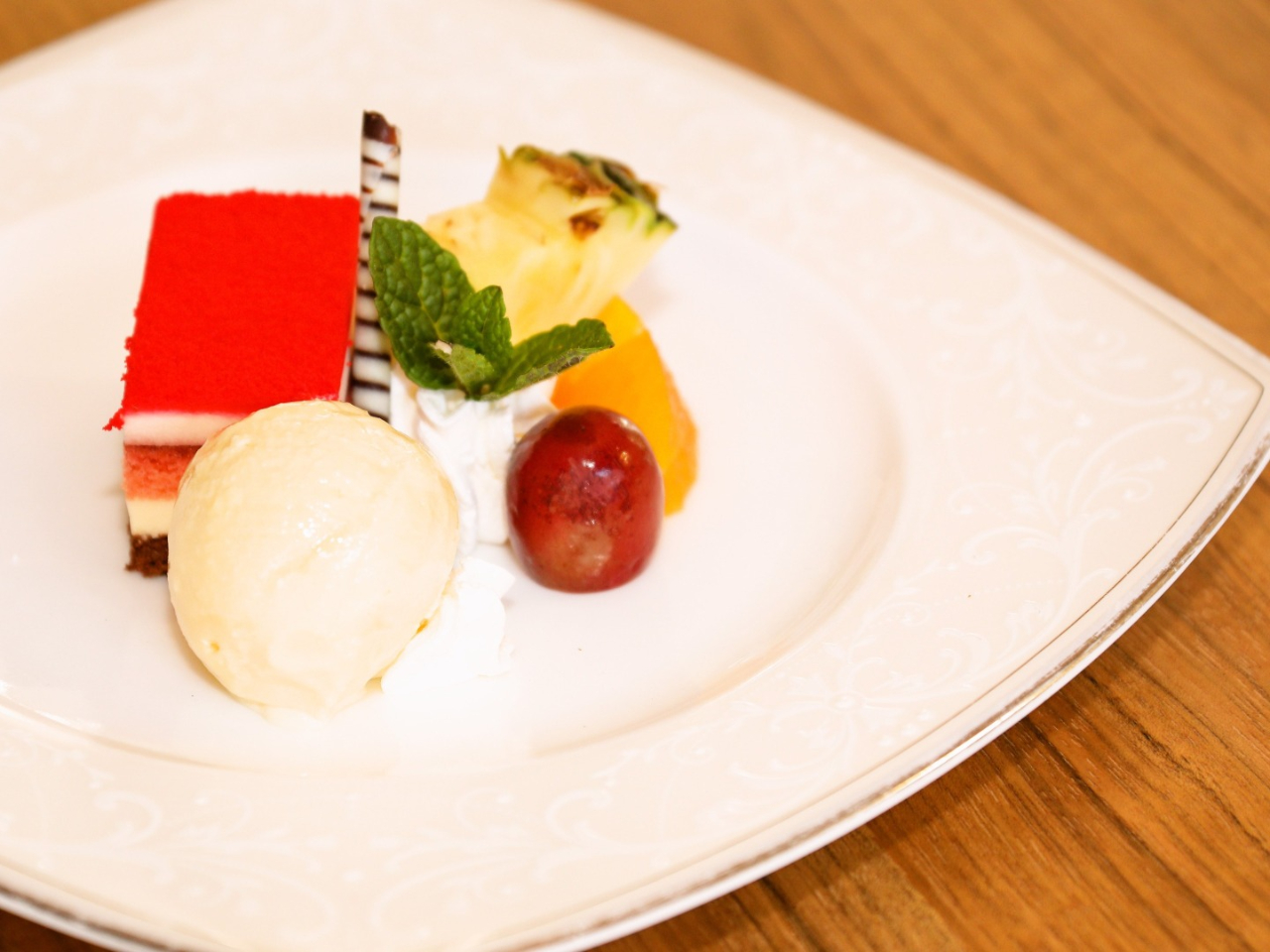 女性に嬉しい食後のデザート付き♪