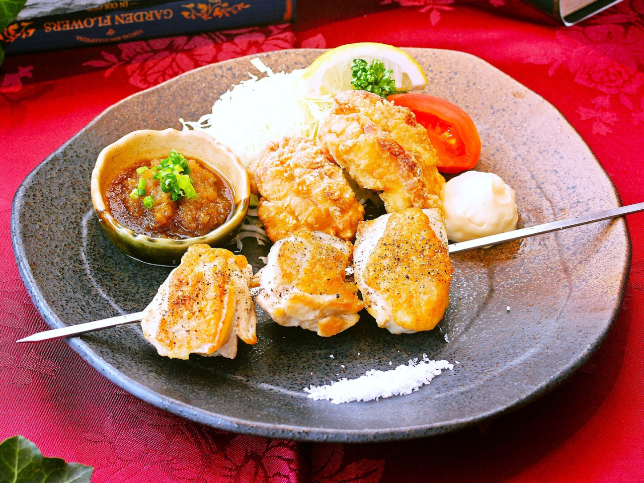 ◆いわい鶏の唐揚げ&串焼きのプレート◆