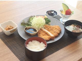 みやぎのポークの厚切りとんかつ