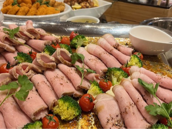 Night Buffett ���d����󋵂ɉ����ă��j���[�̓��e�Ɉꕔ�ύX������ꍇ���������܂��B
