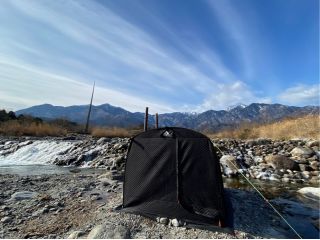 10名程度可能な大型テント MORZH MAX、または同等品を使用します。