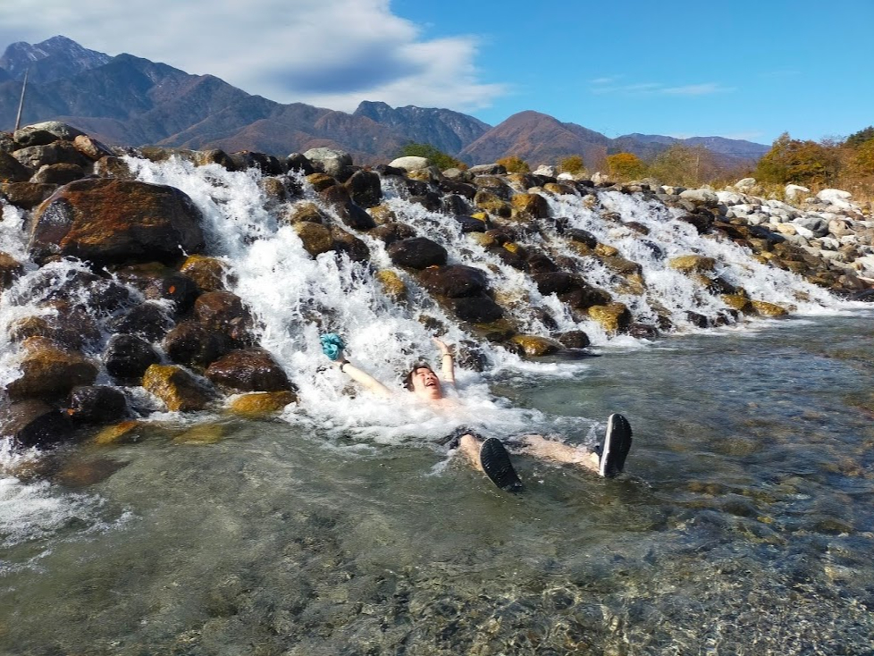 ʐ^11łA1A2łA`A`ɏΐփ_Cuł܂B