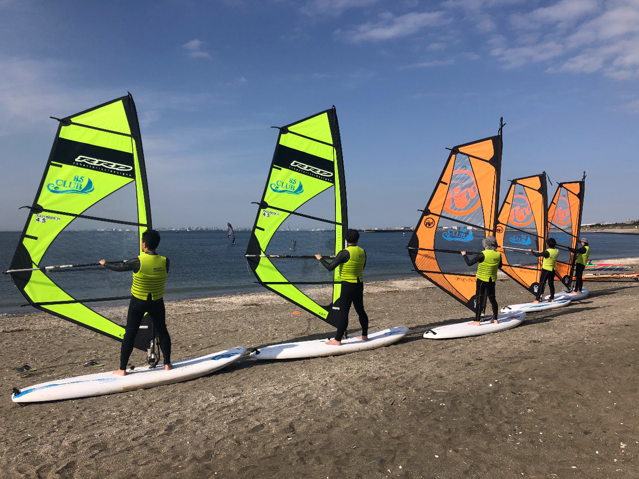 初めてのウィンドサーフィン。半日体験コース【検見川浜・ウィンドサーフィン】ウィン...