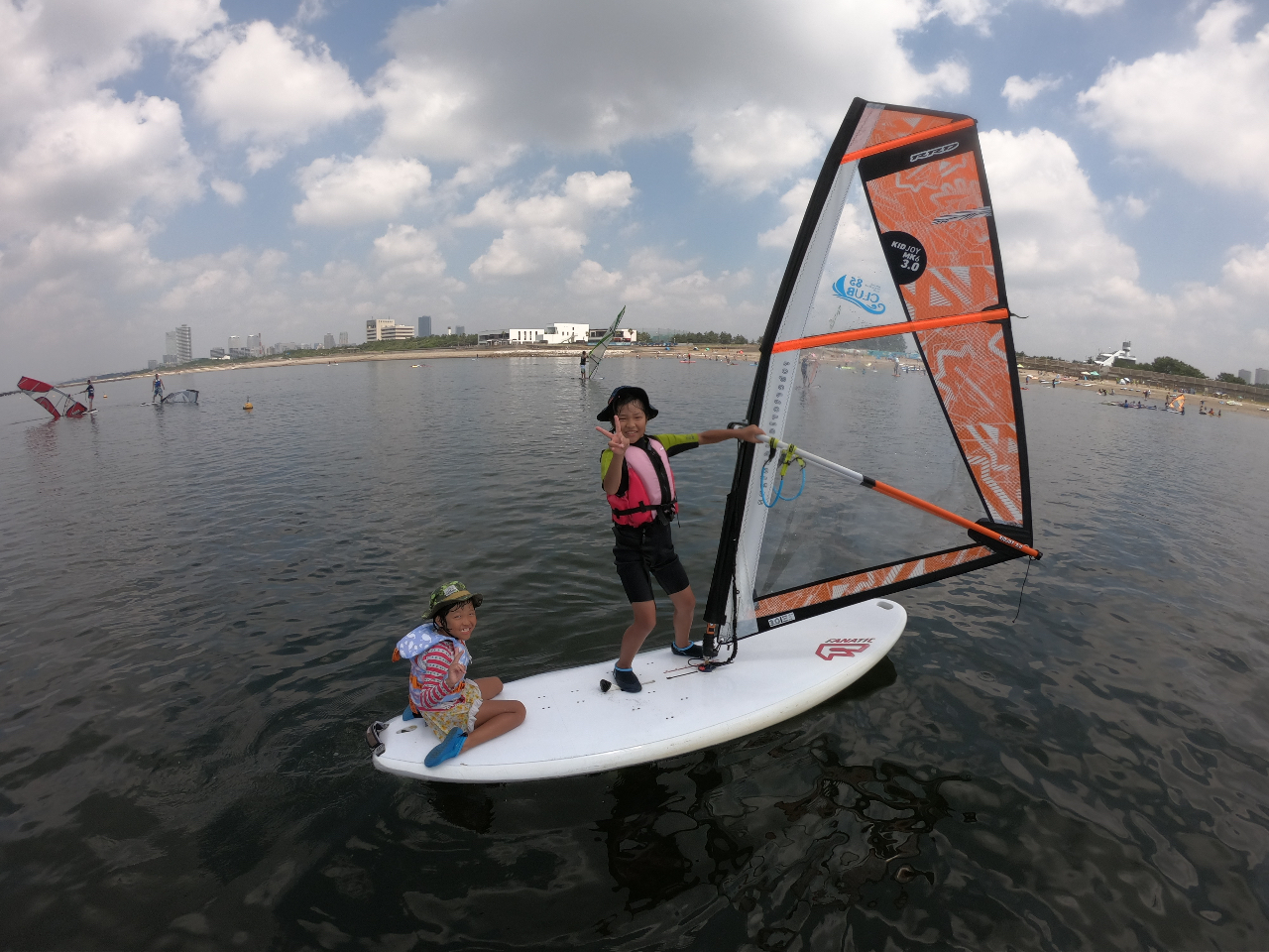 wȉ̂ql͂ǂ񂮂R[XւǂI