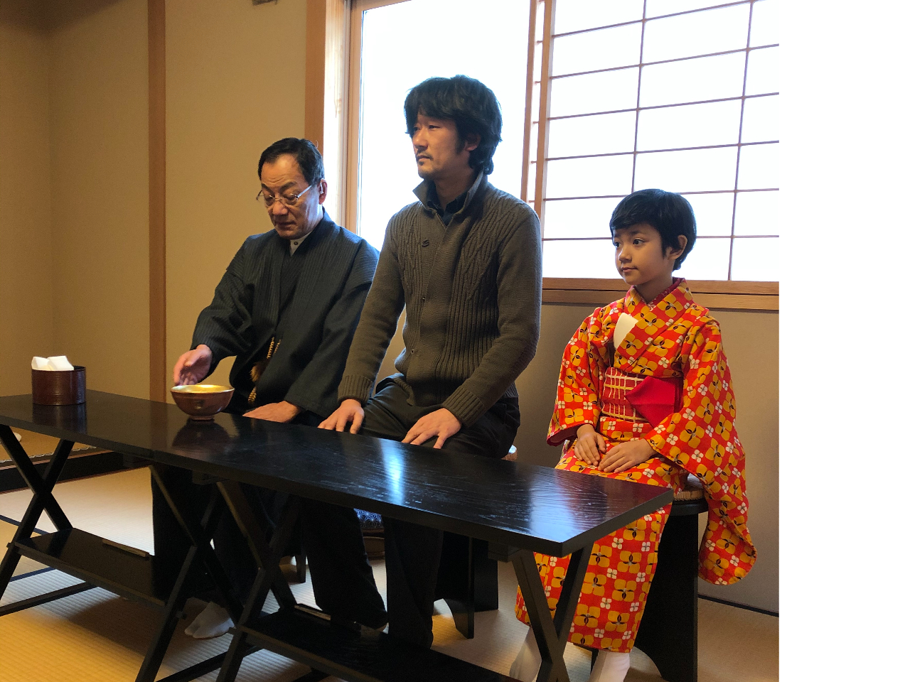 正座の苦手な方は椅子席の用意もできます。