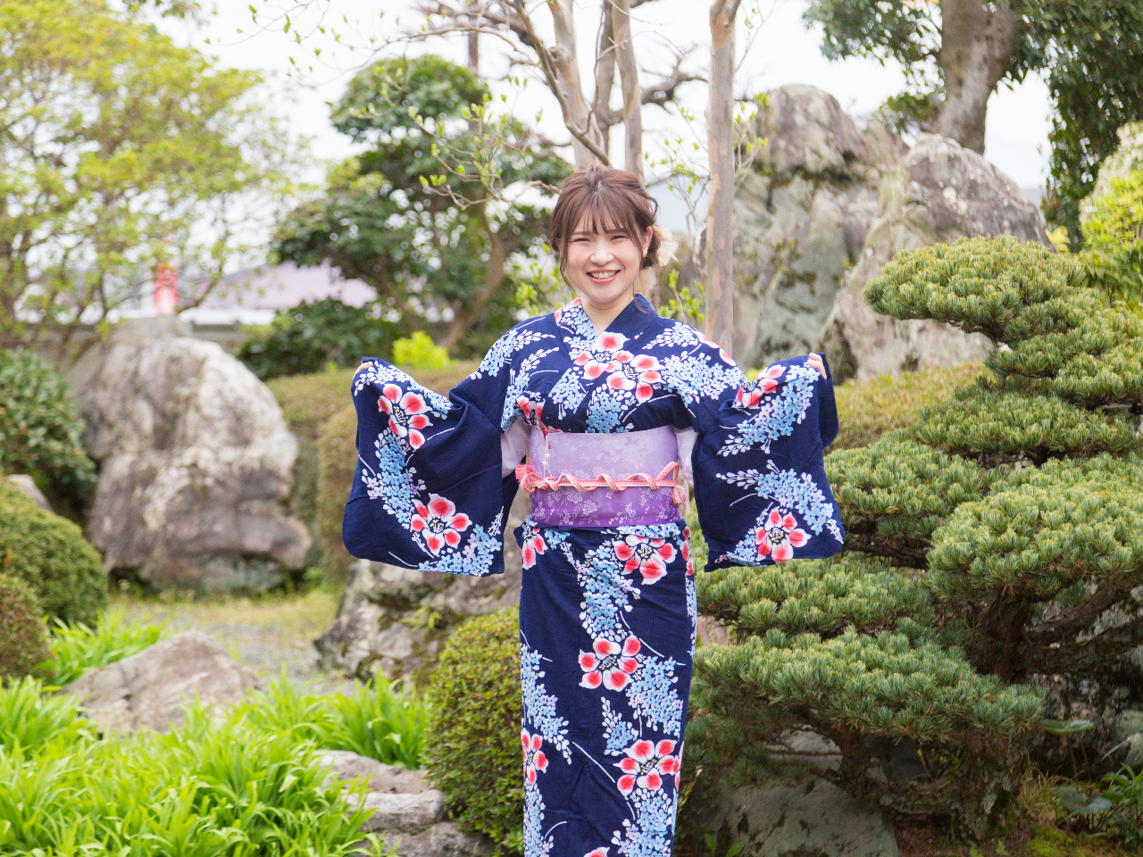 庭園を背景にお写真♪