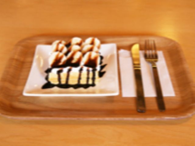 選べるワッフルワンプレート!季節限定・チョコばなな・自家製あずきから選べます!こちらはチョコばなな。