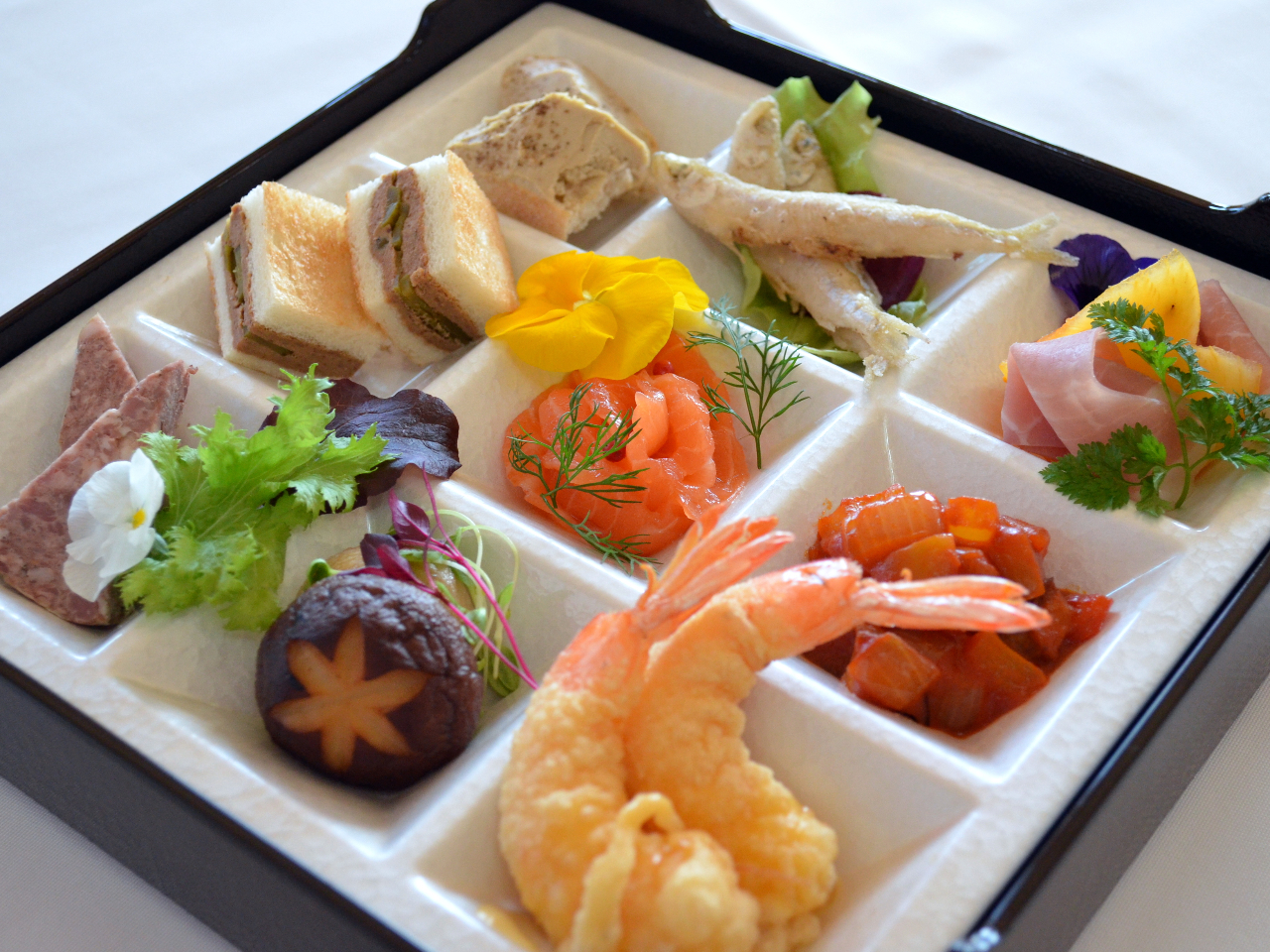 m9̃I[huvn蕪svI9ނ̃I[hudɓĂ񋟁B