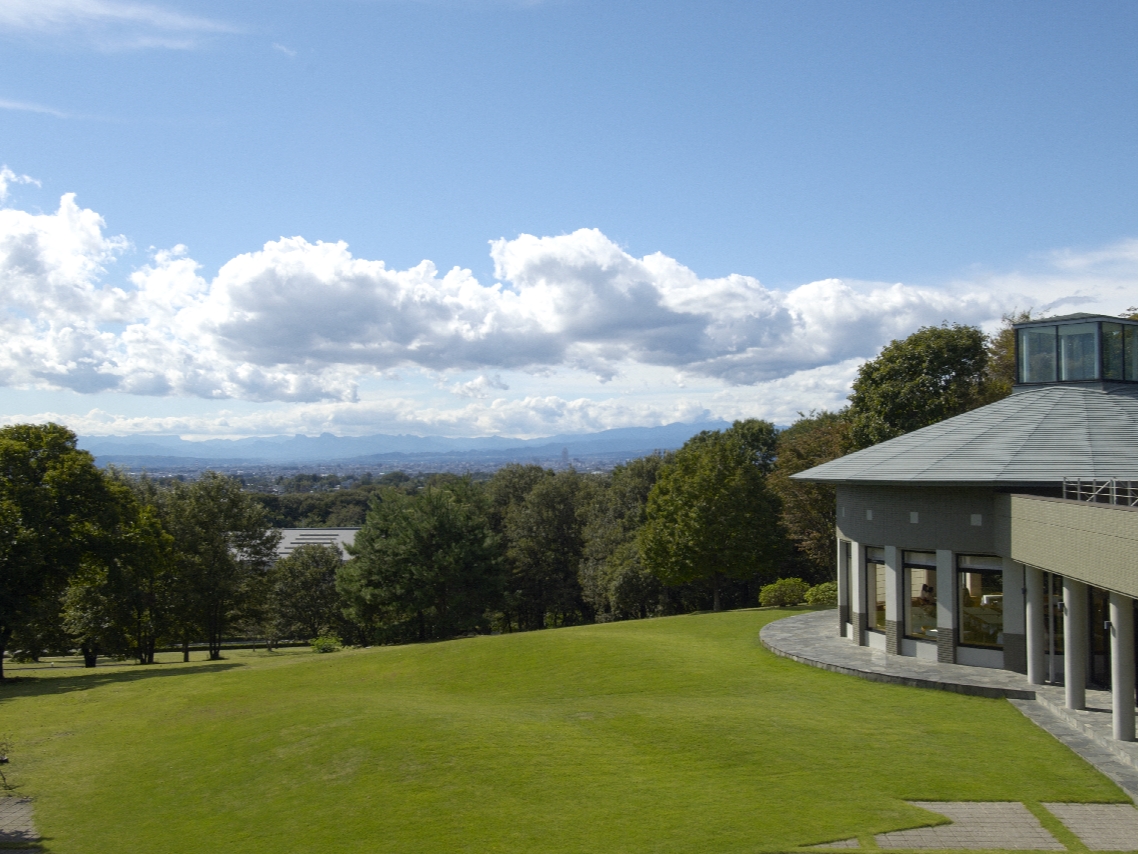 ̂炬DOs_̐XBš痣Aɕ܂ꂽ̋ԂAFl̓ʂȂЂƂƂN₩ɍʂ܂B