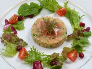 【9月〜11月末】キヌアと野菜のタブレ