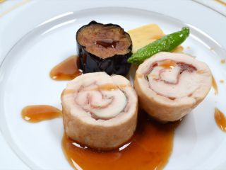 【12月〜2月末】赤城鶏むね肉と生ハムのロースト 蜂蜜とマルサラ酒のソース