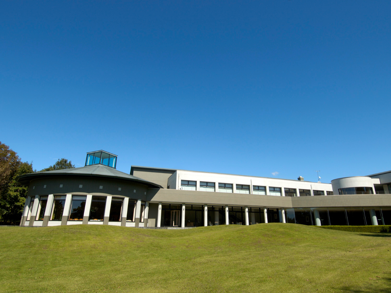 ̂炬DOs_̐XBš痣Aɕ܂ꂽ̋ԂAFl̓ʂȂЂƂƂN₩ɍʂ܂B