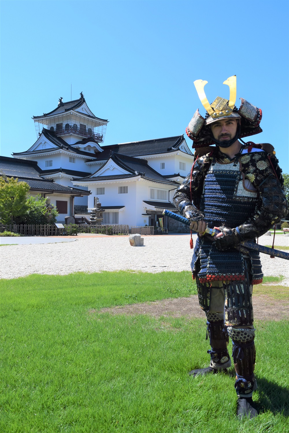 富山城 本格甲冑 とやま侍体験 富山城をバックに撮影もok 侍気分を味わえる特別な体験 チェキ１枚撮影サービス付き 富山市まちなか観光案内所 じゃらん遊び体験