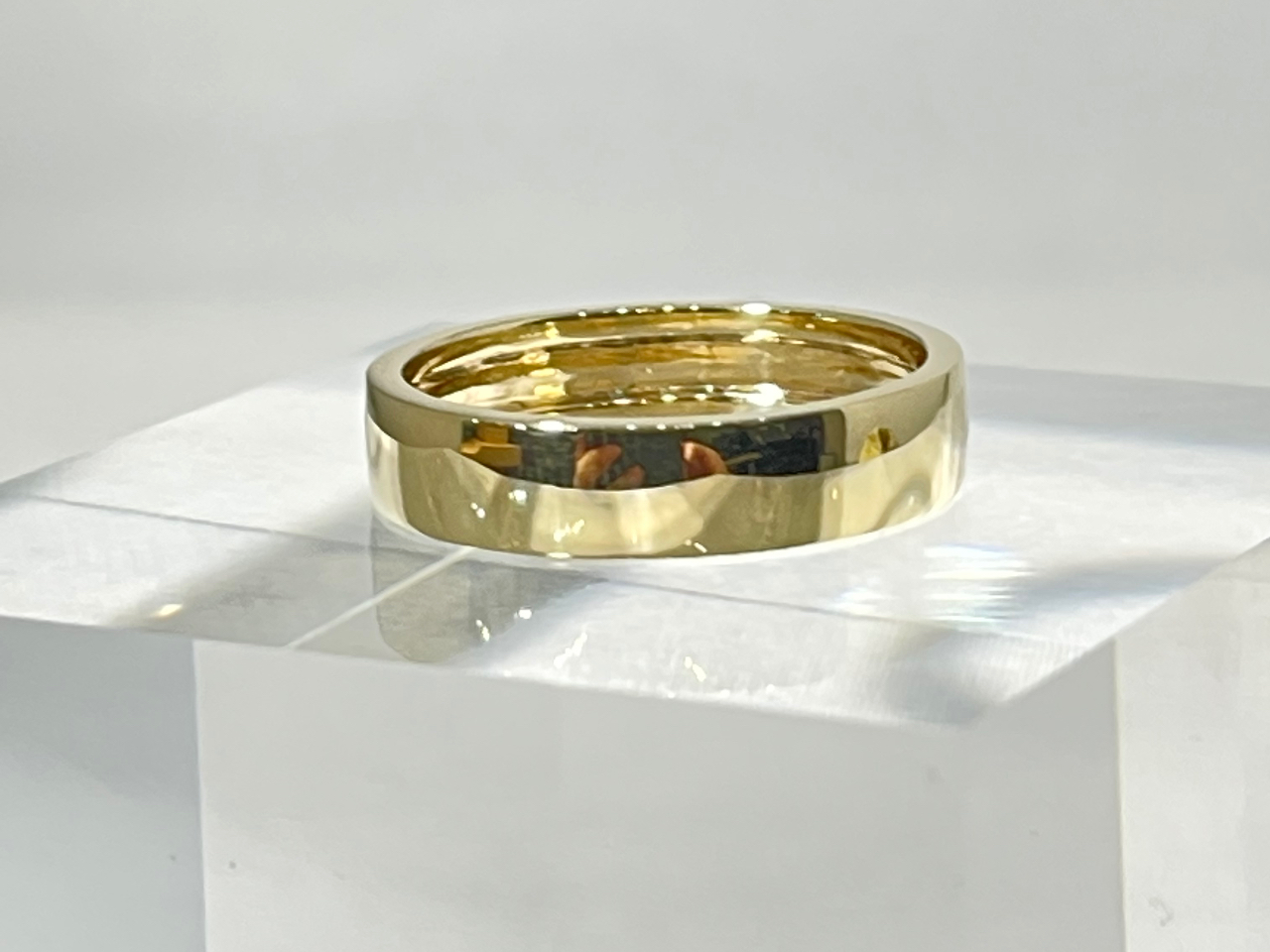 こちらは真鍮の平打ちリングです。