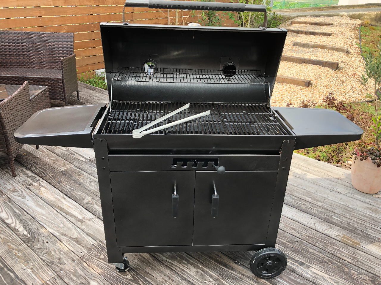 コースに含まれているBBQコンロ大です。12名様程度のグループの方に最適です。