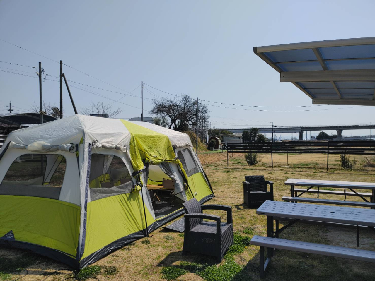 �Ő��̏�ɐQ���ׂ��čL�����𒭂߂Ȃ����������BBQ���y�������I