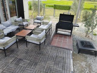 緑豊かなオリーブ園で、自分たちだけの空間。思い思いに過ごせるバーベキューをお楽しみください。