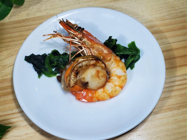 大エビと帆立のステーキ バター醤油