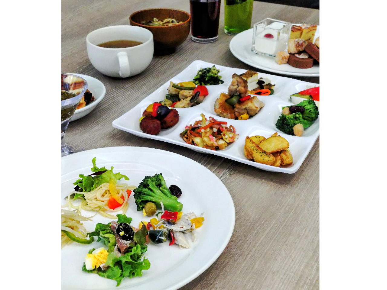 �����`���j���[�͑S���łT�O��ވȏ�I