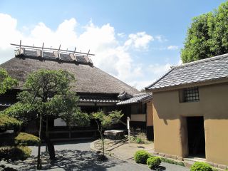 福澤諭吉旧居と土蔵