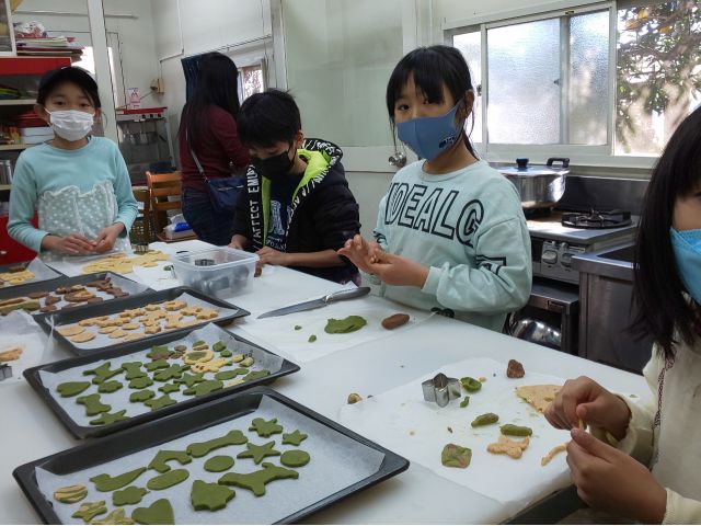 12月クッキー作り型押し