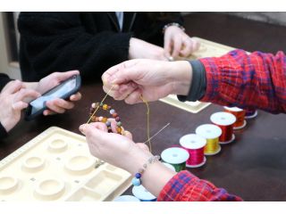 願いが叶うかも パワーストーンで作る天然石ブレスレット手作り体験 0種類以上の天然石ビーズ パーツを使い世界に一つのオリジナルブレスレットを作り ませんか カップル 女性 ファミリーにおすすめ 天然石工房cue じゃらん遊び体験