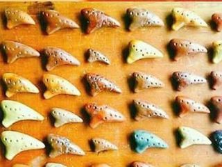 様々な粘土を用意してありますが、代表的な赤か白の土をおすすめいたします。