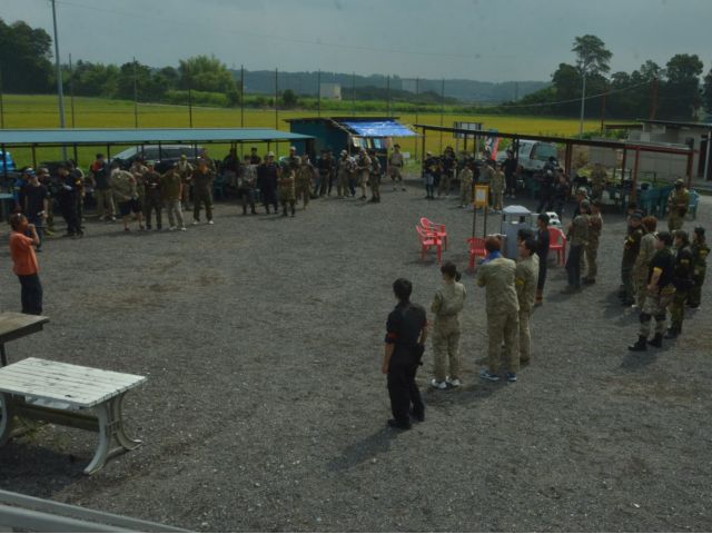 ミーティング(ルール説明中)