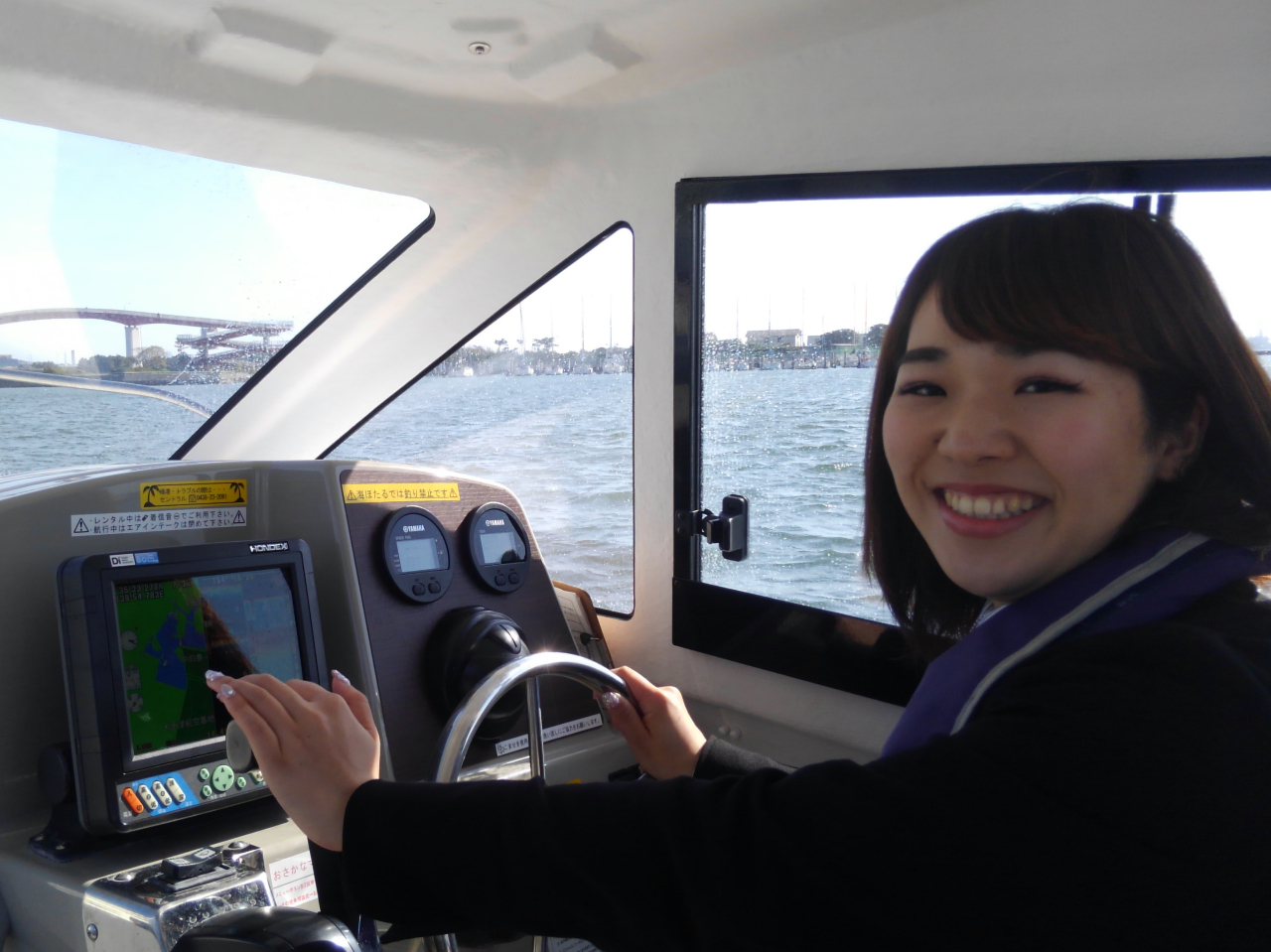 免許がなくてもOK!操船体験のおまけ付き♪