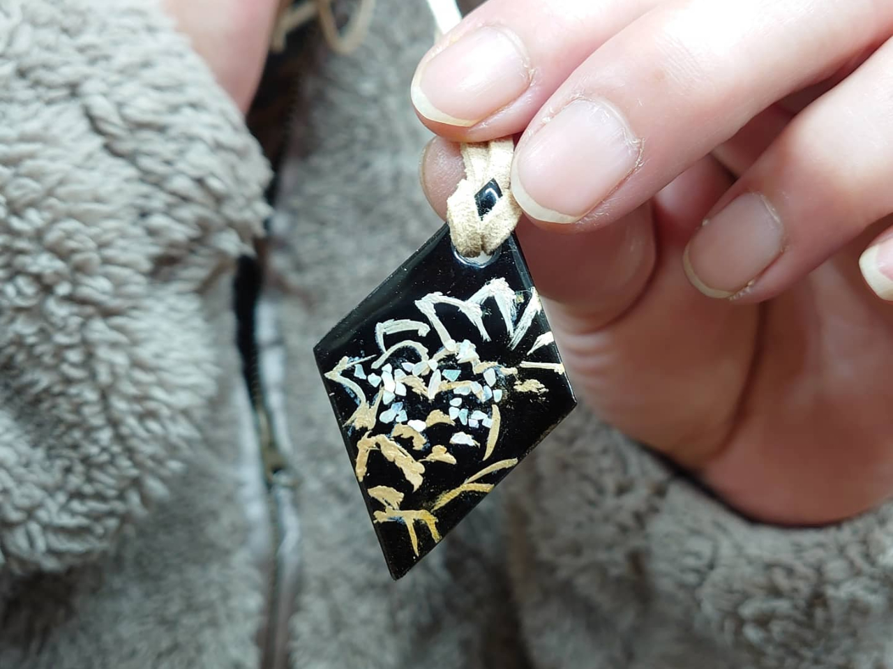 螺鈿(アワビ貝)も施せます。