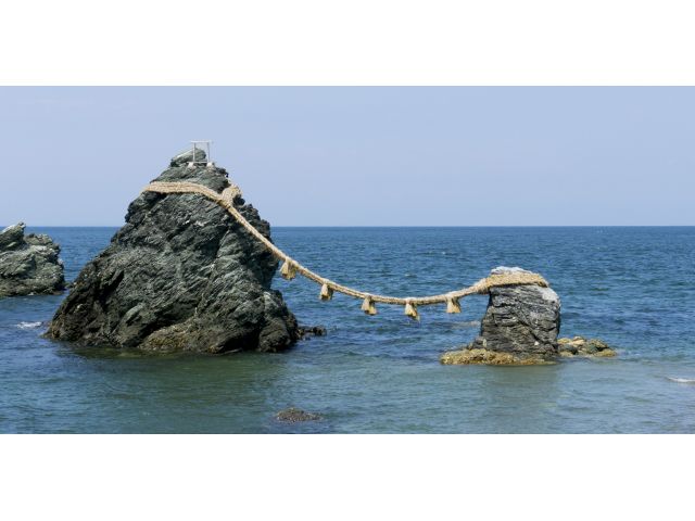 恋愛のパワースポットとして人気の夫婦岩