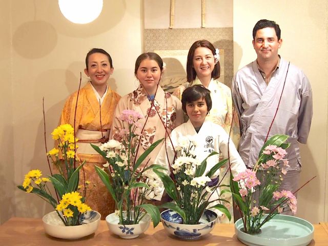 京都 烏丸御池 駅近 築140年の京町家にて京都ならではの花材で生ける華道体験 和文化体験教室さくら じゃらん遊び体験 京都 烏丸御池 駅近 築140年の京町家にて京都ならではの花材で生ける華道体験 和文化体験教室さくら じゃらん遊び体験
