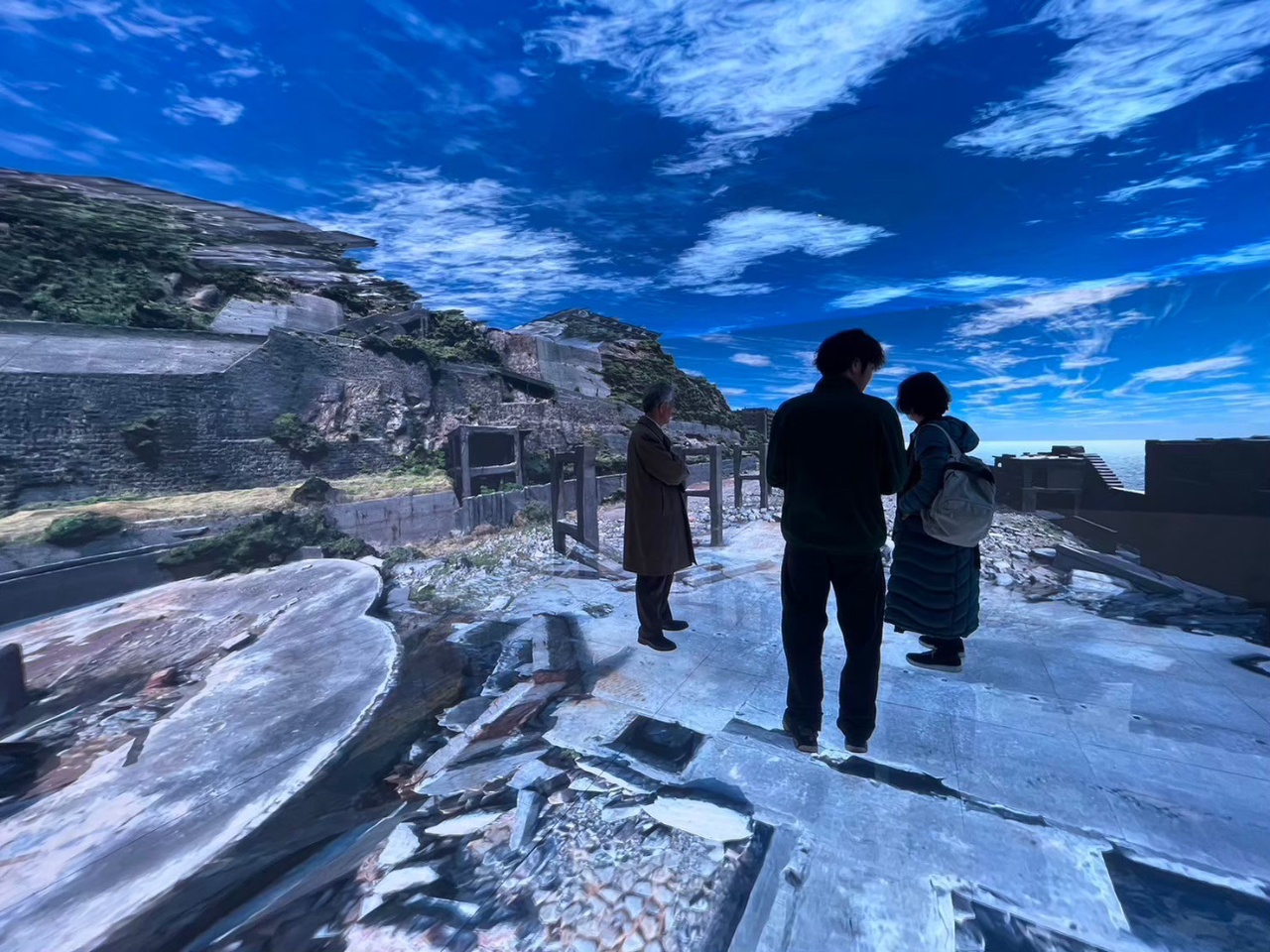 TʂLEDfBXvCŕŜfɂȂĂũVA^[v