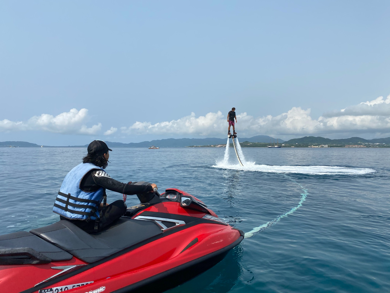 }WFbg̐ŏցBĂƎŋ󒆎U悤