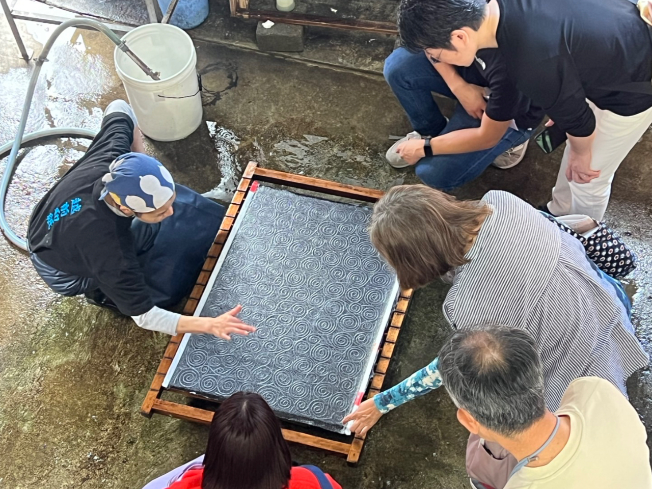 ふくのね]“ここだけ,,越前和紙RYOZOの本格紙漉き2種類体験(プラン1