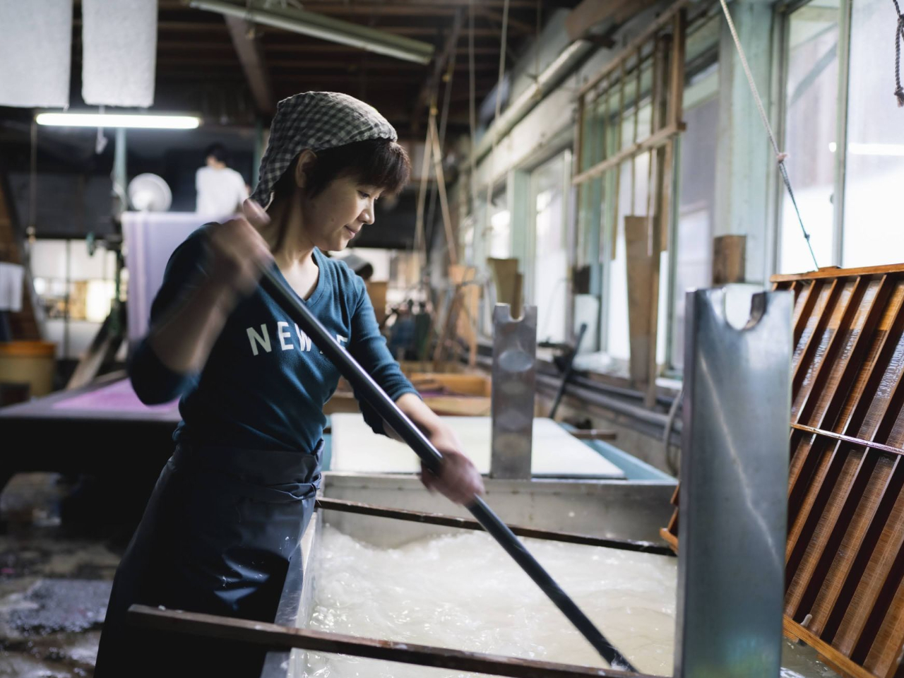 実際に職人が使う道具を使った本格的な体験です。