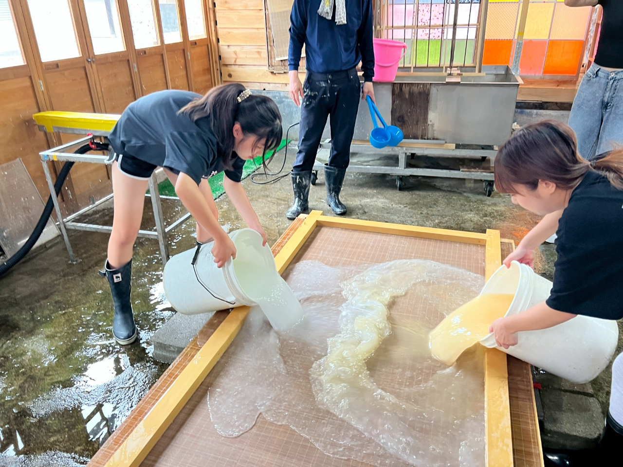 【大判和紙製作】世界に1枚だけの和紙つくり2種類2枚体験 特穴、千鳥