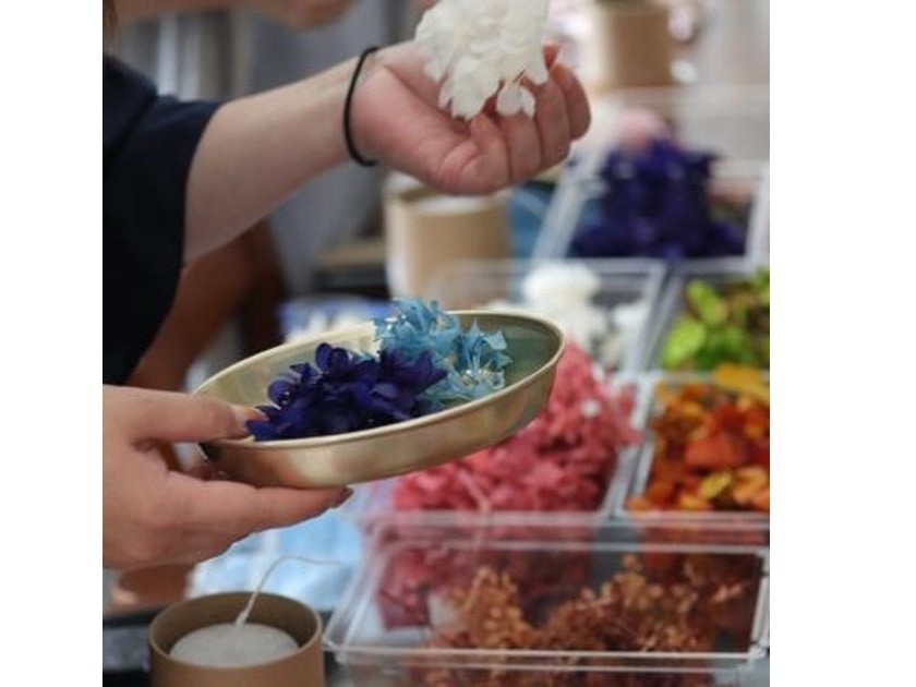 豊富な花材で選ぶ時間が楽しい♪