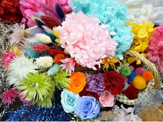 女性におすすめ きれいなお花で作る 世界でたった一つのこだわりハーバリウム体験 アットホームな美容院の店内で体験 とってもきれいなのにお手入れ要らずなのでプレゼントにもピッタリです Atelierchouette アトリエシュエット じゃらん遊び体験 女性におすすめ きれいなお花で作る 世界でたった一つのこだわりハーバリウム体験 アットホームな美容院の店内で体験 とってもきれいなのにお手入れ要らずなのでプレゼントにもピッタリです Atelierchouette アトリエシュエット じゃらん遊び体験