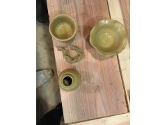 小鉢、マグカップ、一輪挿し、どんどん出来上がっていきます。色を選んで終了。