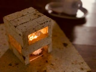 用意された規格の大きさの大谷石や端材を使って自分だけの灯りを作ろう♪