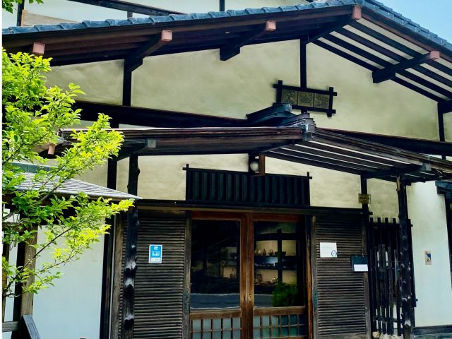 工房向かいの販売ギャラリー