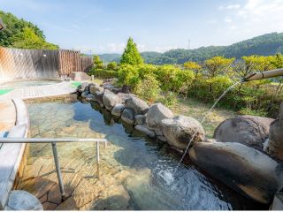露天風呂は2種類、毎週木曜日に男女入替え