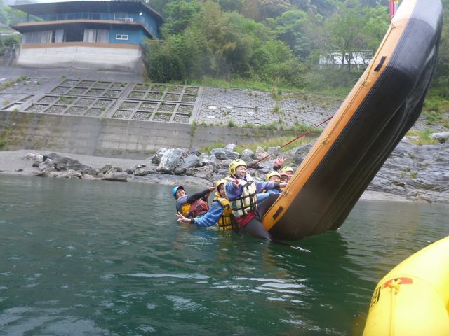 ウィリーという遊びです♪その時々で面白く遊ぼう♪