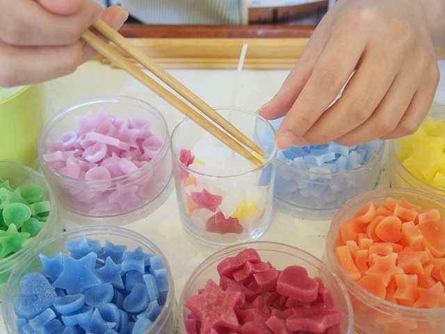 オリジナルキャンドル作り 超簡単 可愛い模様でカラフルに 自由研究 ファミリー旅行に カップルで 女性同士の旅に 素敵な夏の思い出作ろう コロナ対策万全 ハーブ庭園旅日記 富士河口湖庭園 じゃらん遊び体験