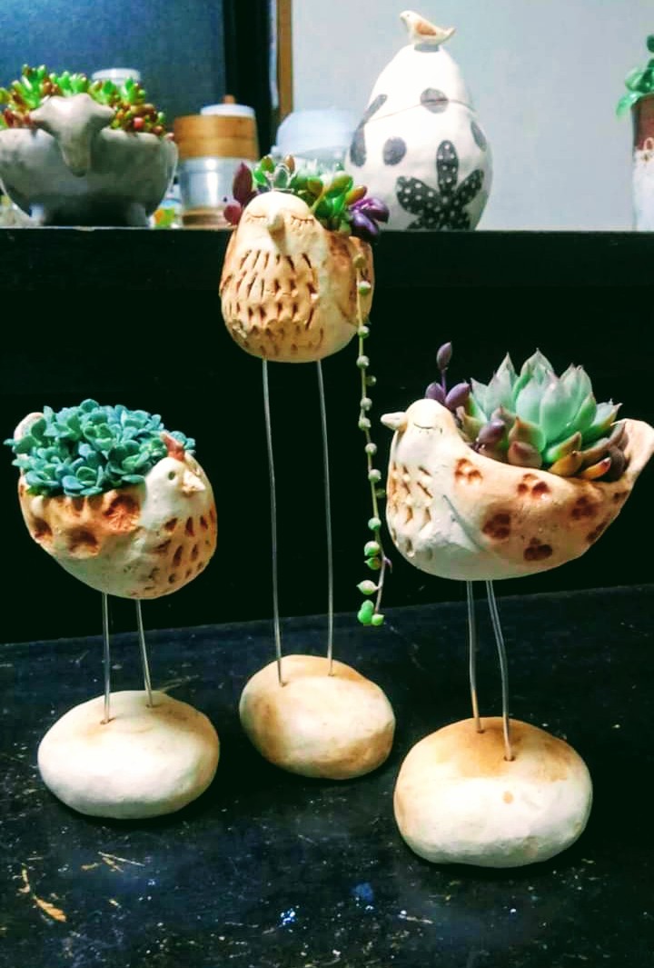 手ひねり体験で、アクセサリーや陶人形、多肉植物を入れる器を作りませんか?