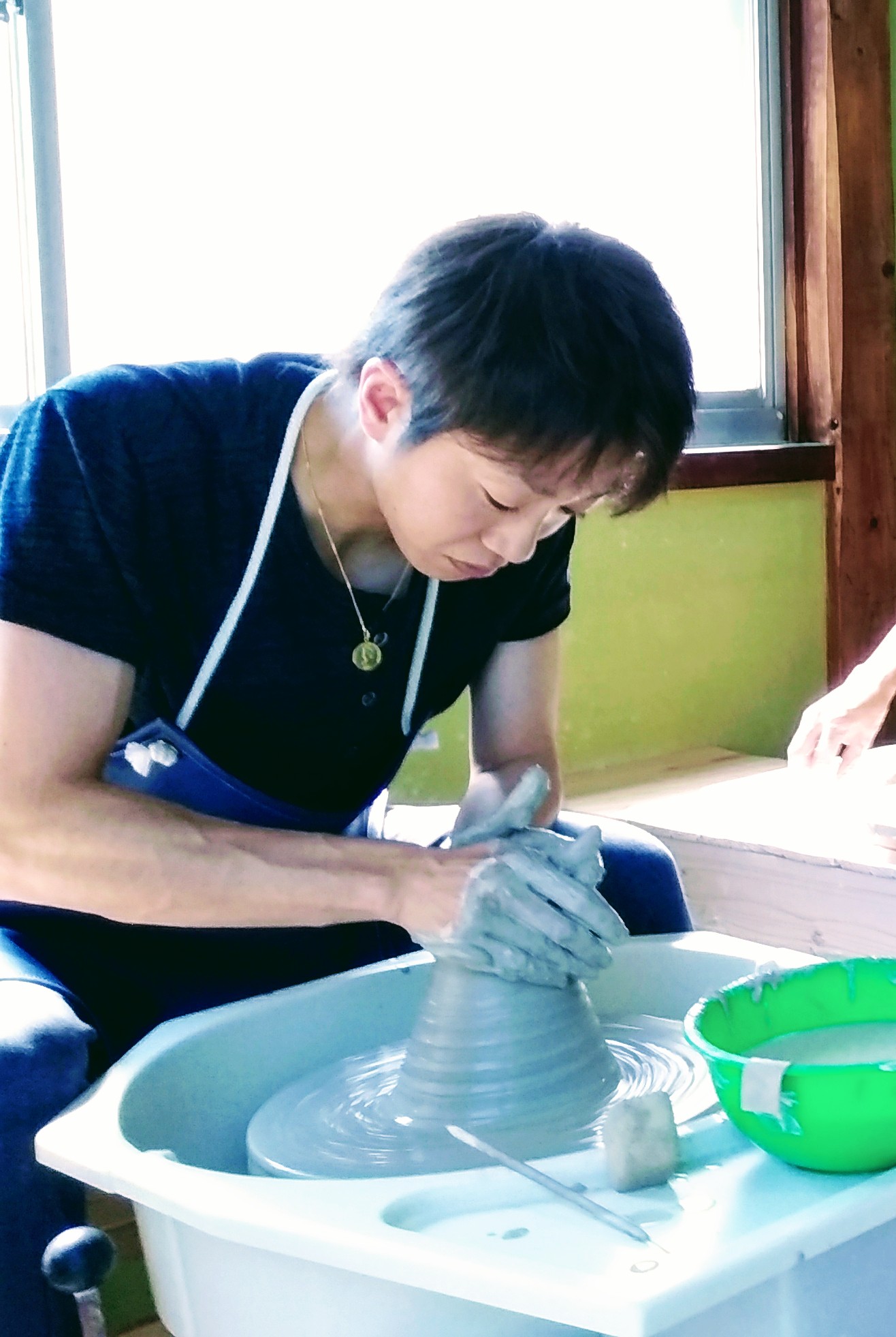 陶芸男子、子供の頃みたいに無心で夢中になれるのが陶芸の魅力。