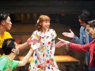 登場するキャラクターの魅力的なパフォーマンスで わかりやすく演技が伝えられるので日本語がわからない 海外の方や小さなお子さまでもお楽しみいただけます。