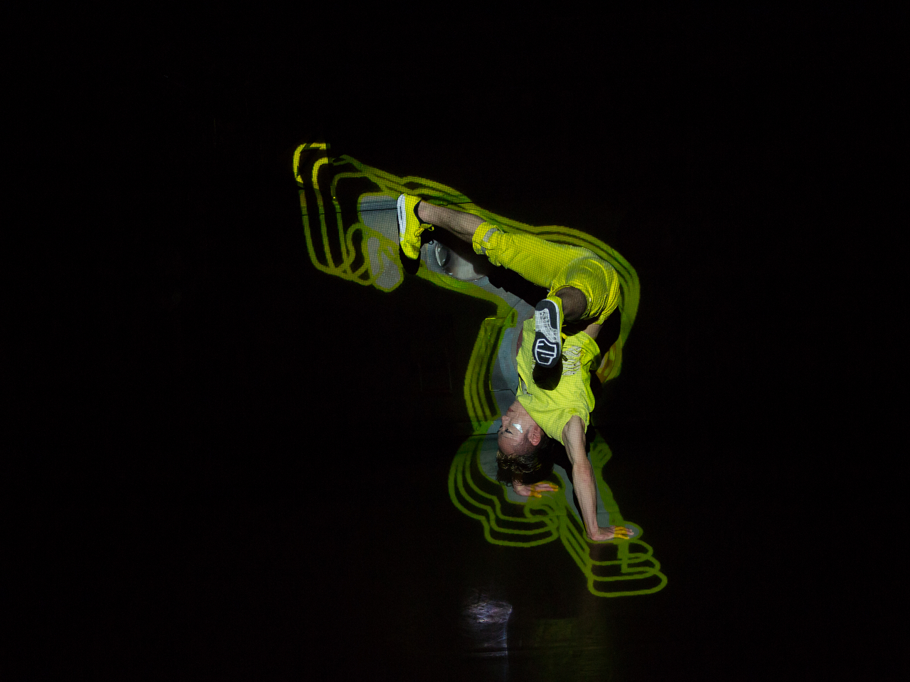 F̃{Cĥ̓uCN_T[BEɏõptH[}[炪낢Bւŏo6̌_Xߋő̊B